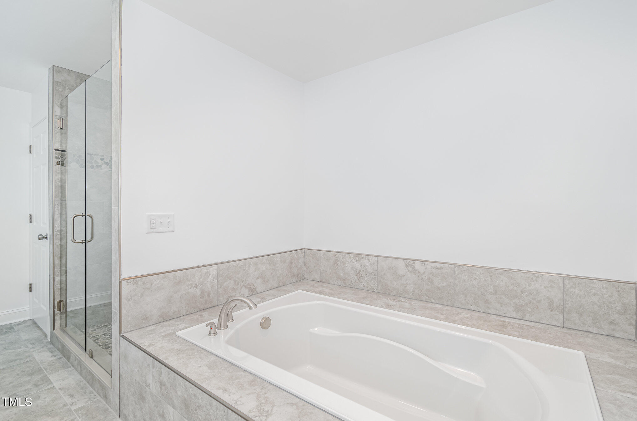 5211 Ventura Drive