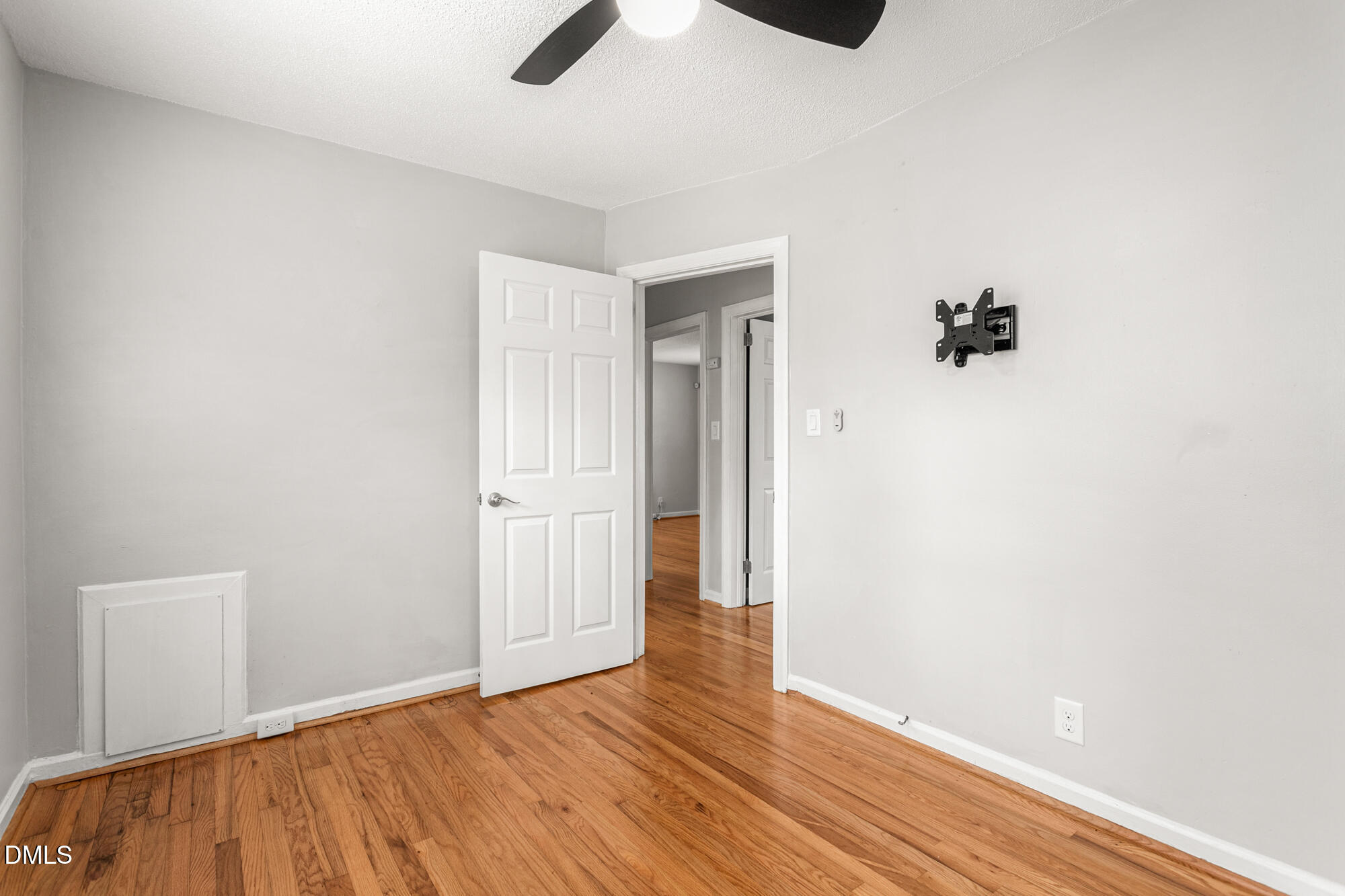 1300 Warwick Drive # 2d, Burlington Unit: 2d