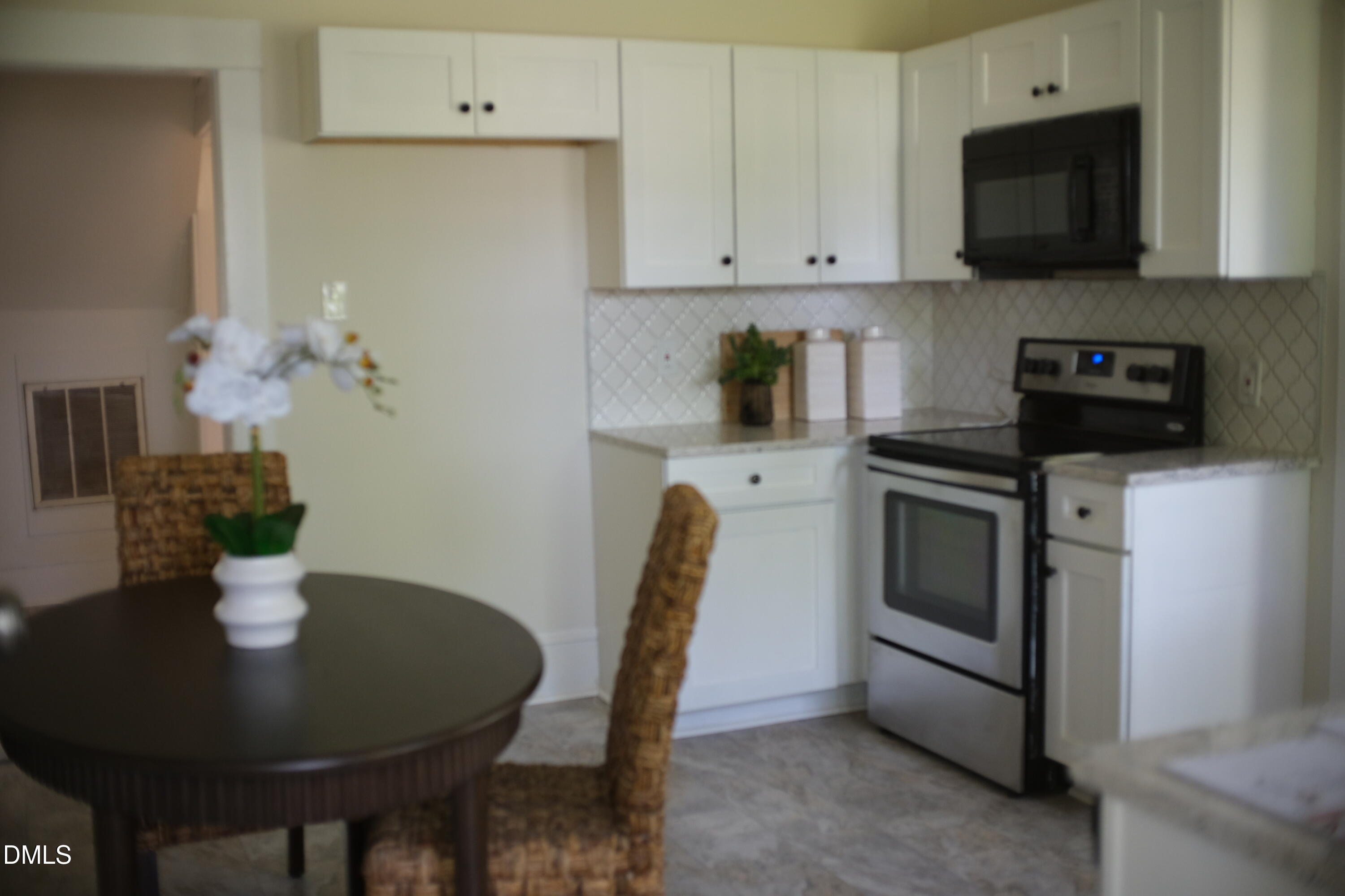 909 Burlington Avenue, Gibsonville