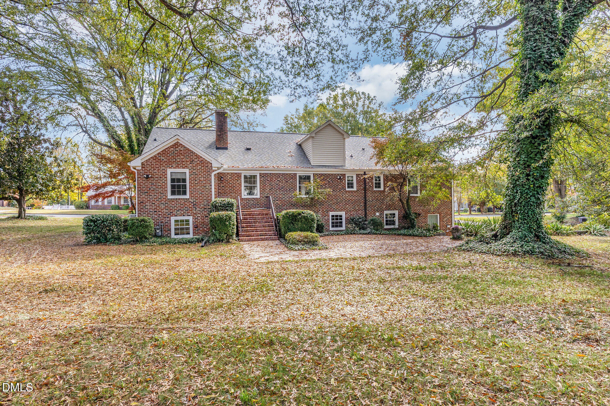 2055 Shirley Drive, Burlington