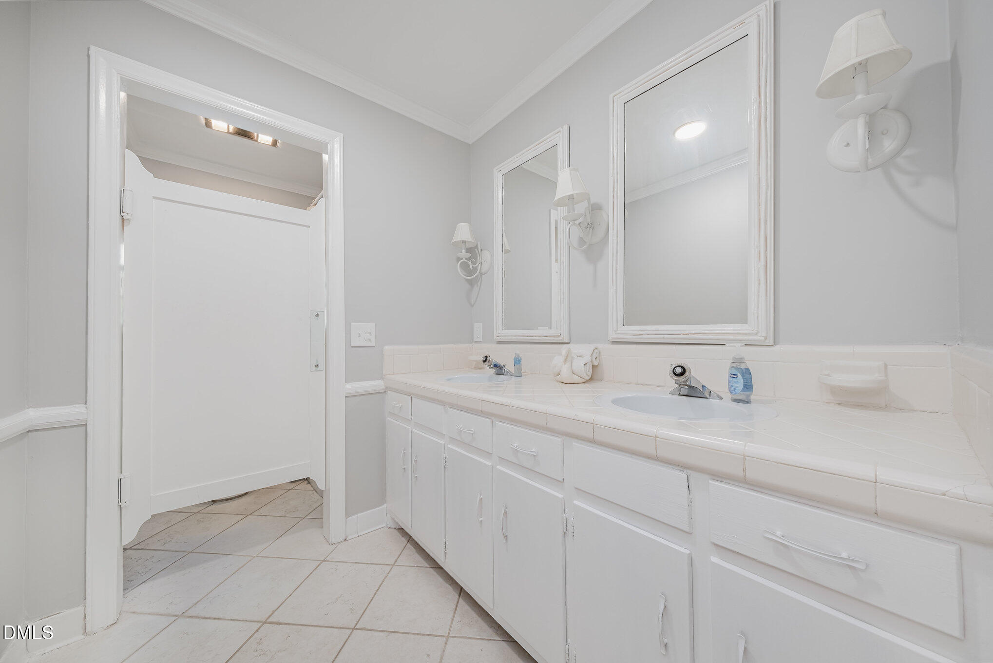 2055 Shirley Drive, Burlington