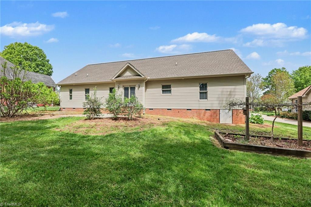 411 Spring Hill Lane