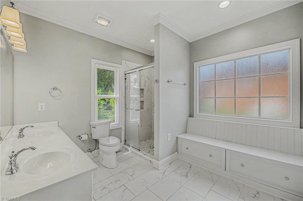 411 Spring Hill Lane