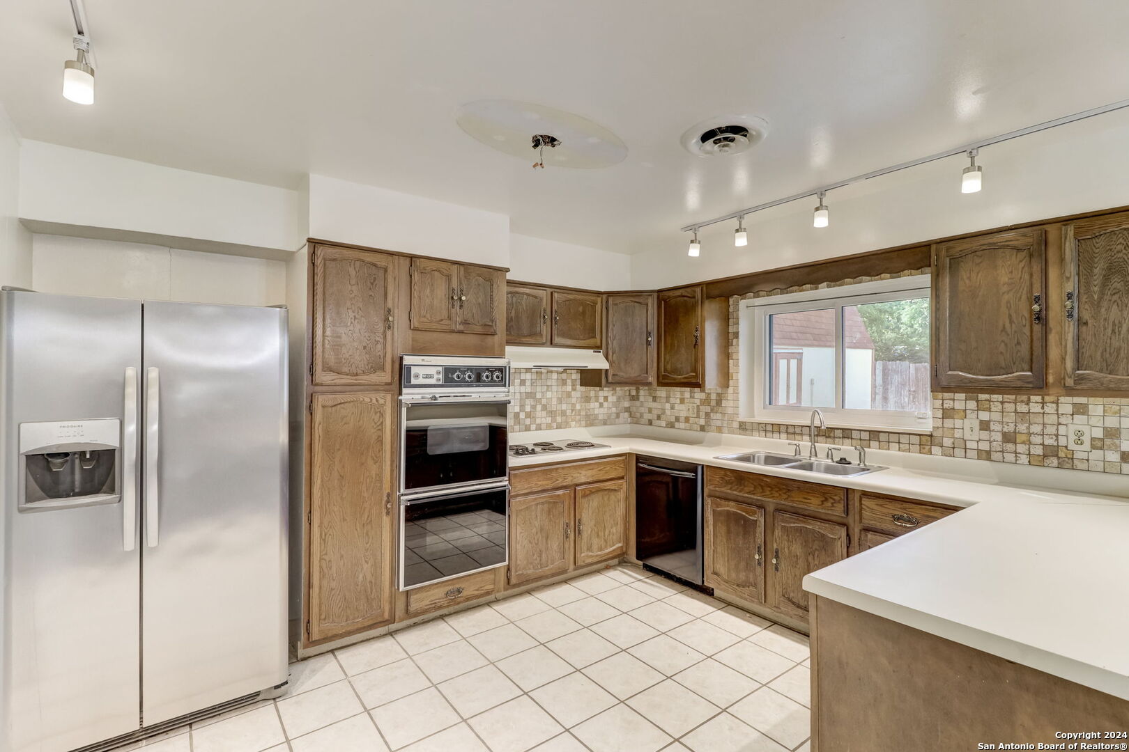 127 WHITECLIFF DR