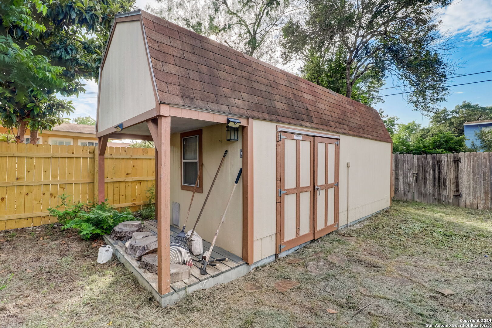 127 WHITECLIFF DR