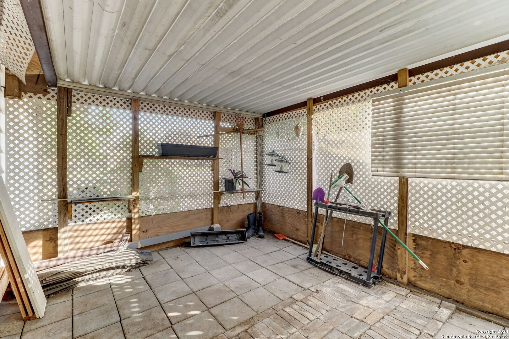 127 WHITECLIFF DR