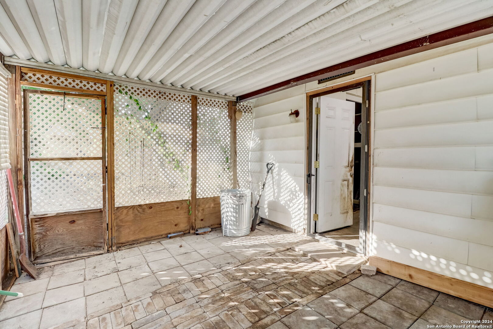 127 WHITECLIFF DR
