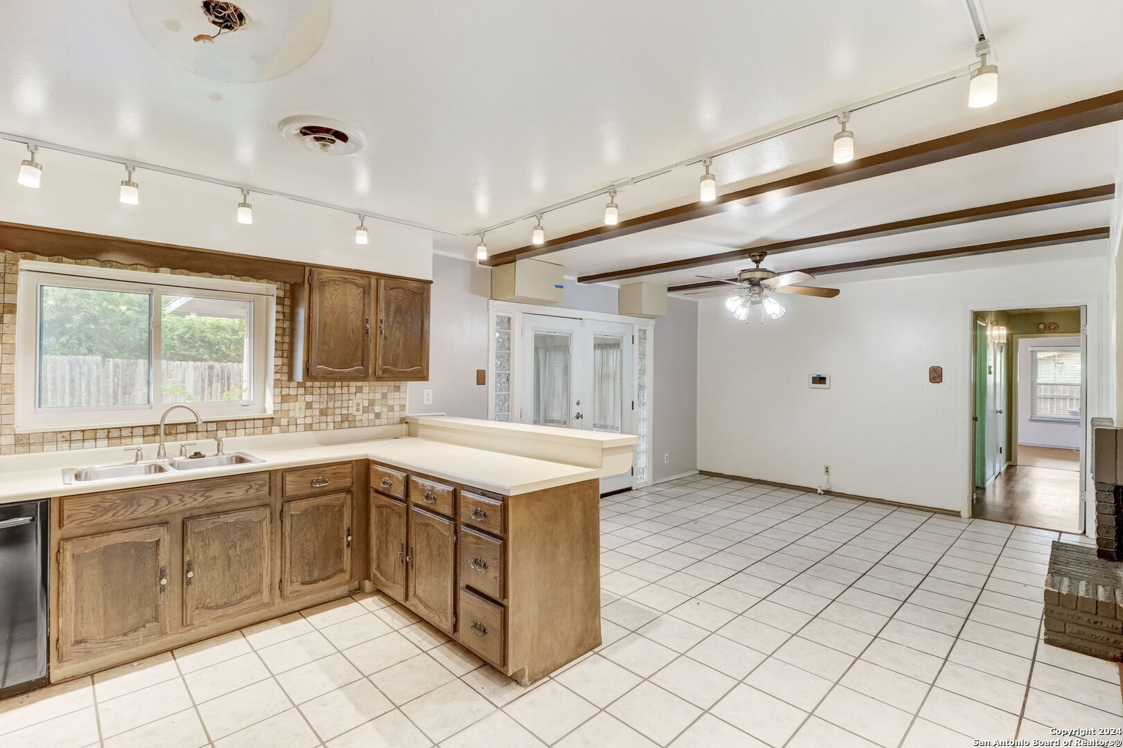 127 WHITECLIFF DR