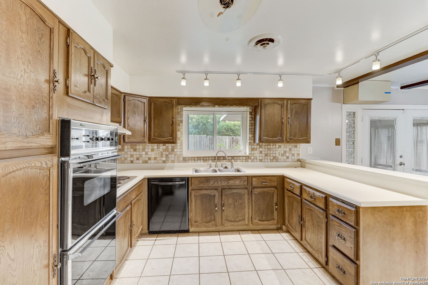 127 WHITECLIFF DR