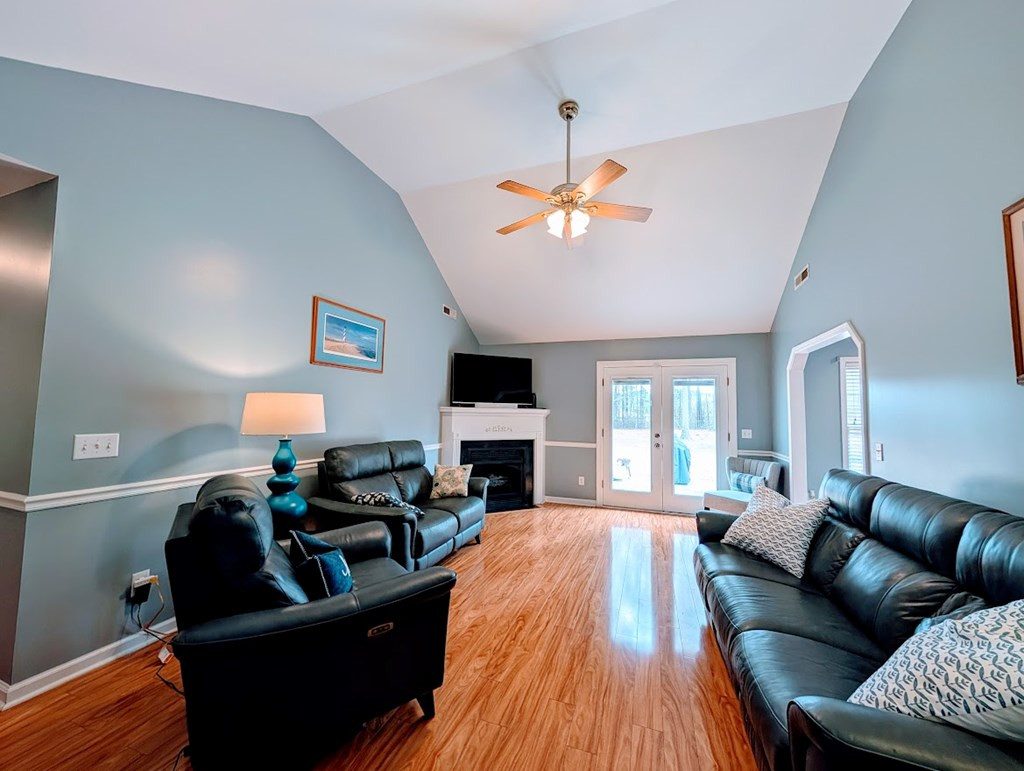 3520 Oleander Drive