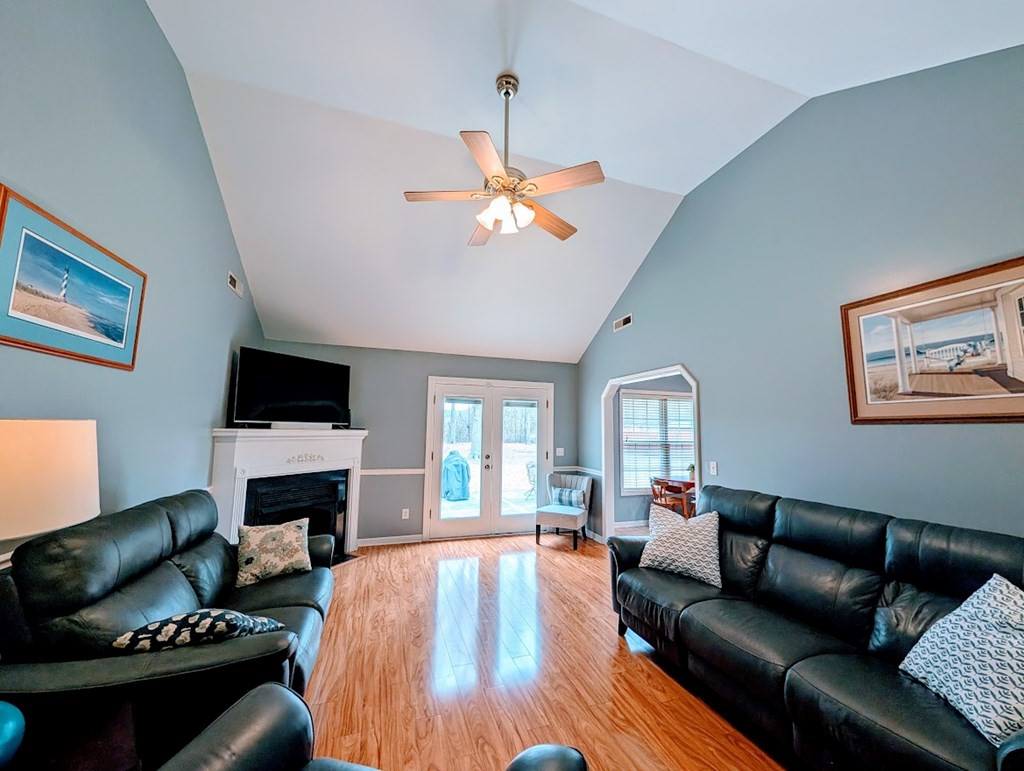 3520 Oleander Drive