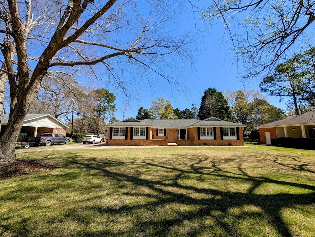 593 Covington St