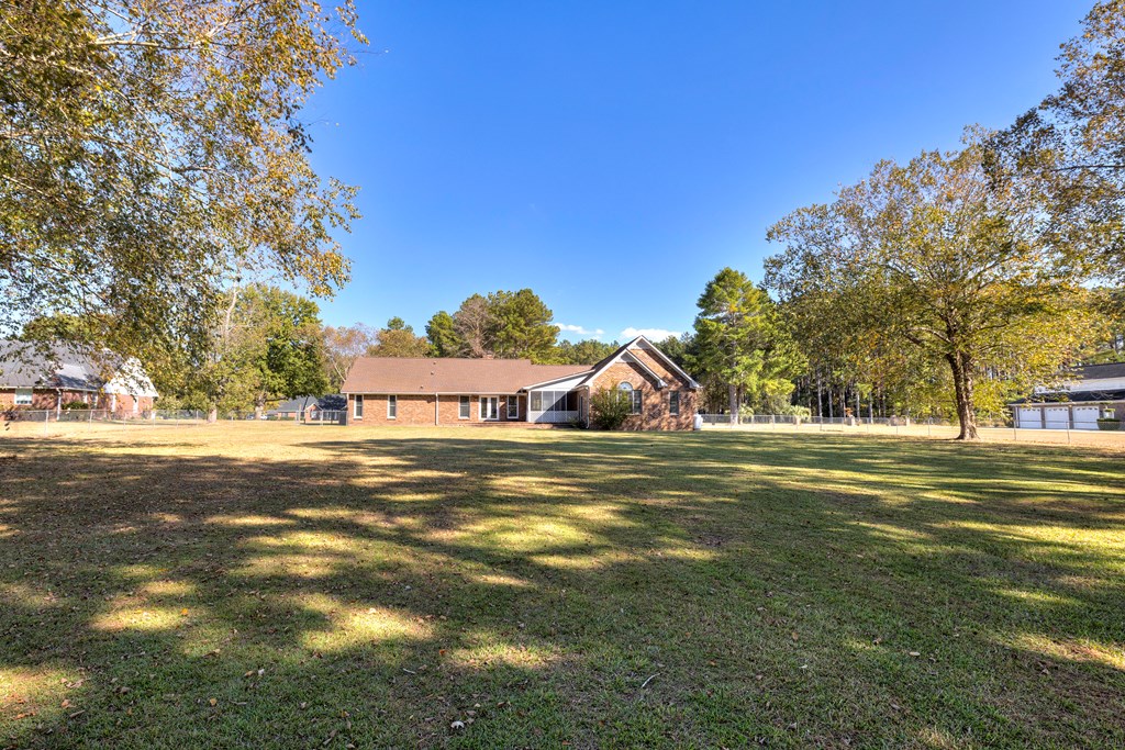 395 E Emerald Lake Dr