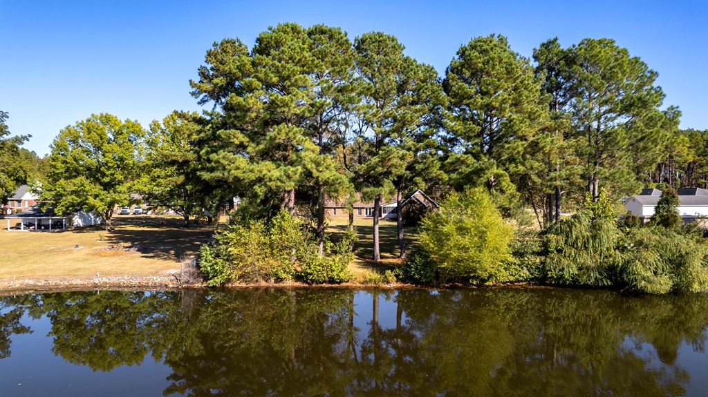 395 E Emerald Lake Dr