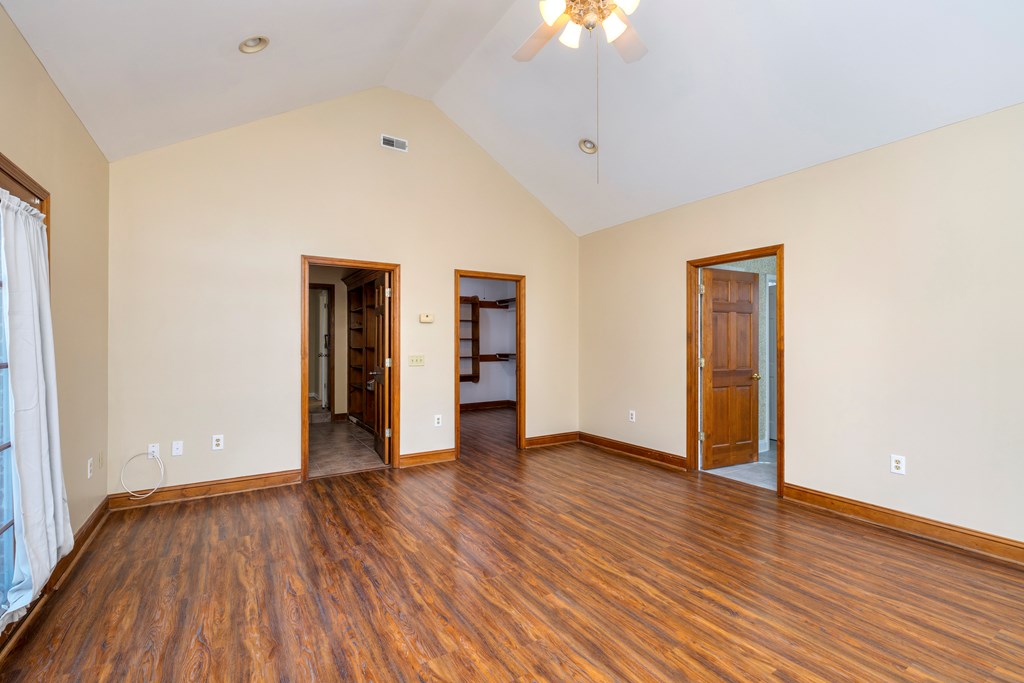 395 E Emerald Lake Dr