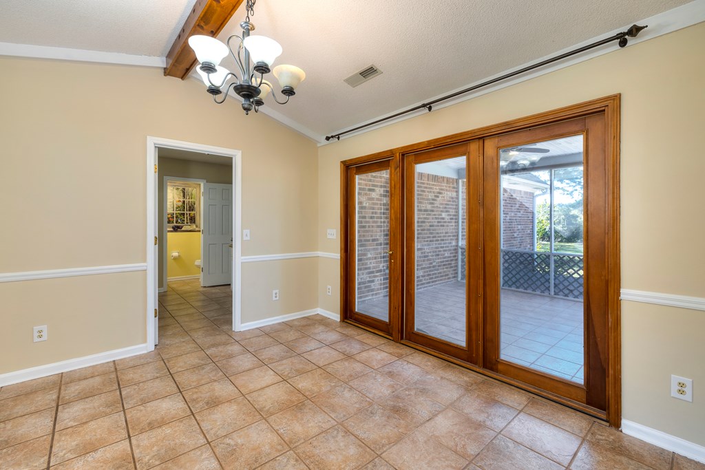 395 E Emerald Lake Dr