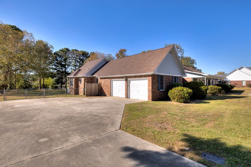 395 E Emerald Lake Dr