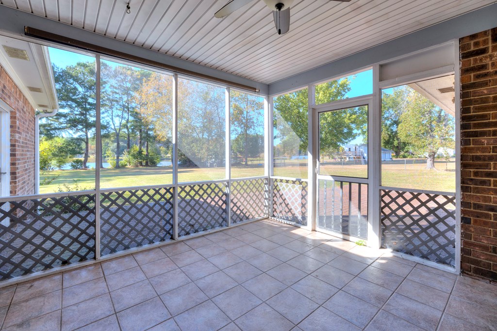 395 E Emerald Lake Dr