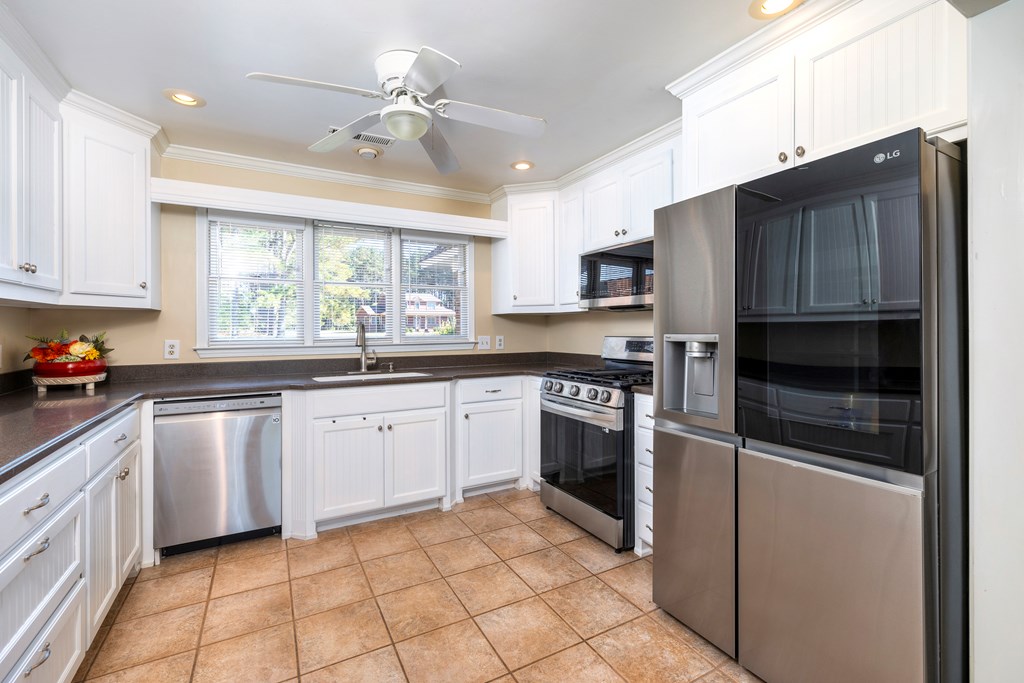 395 E Emerald Lake Dr