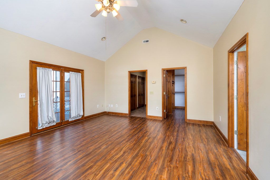 395 E Emerald Lake Dr