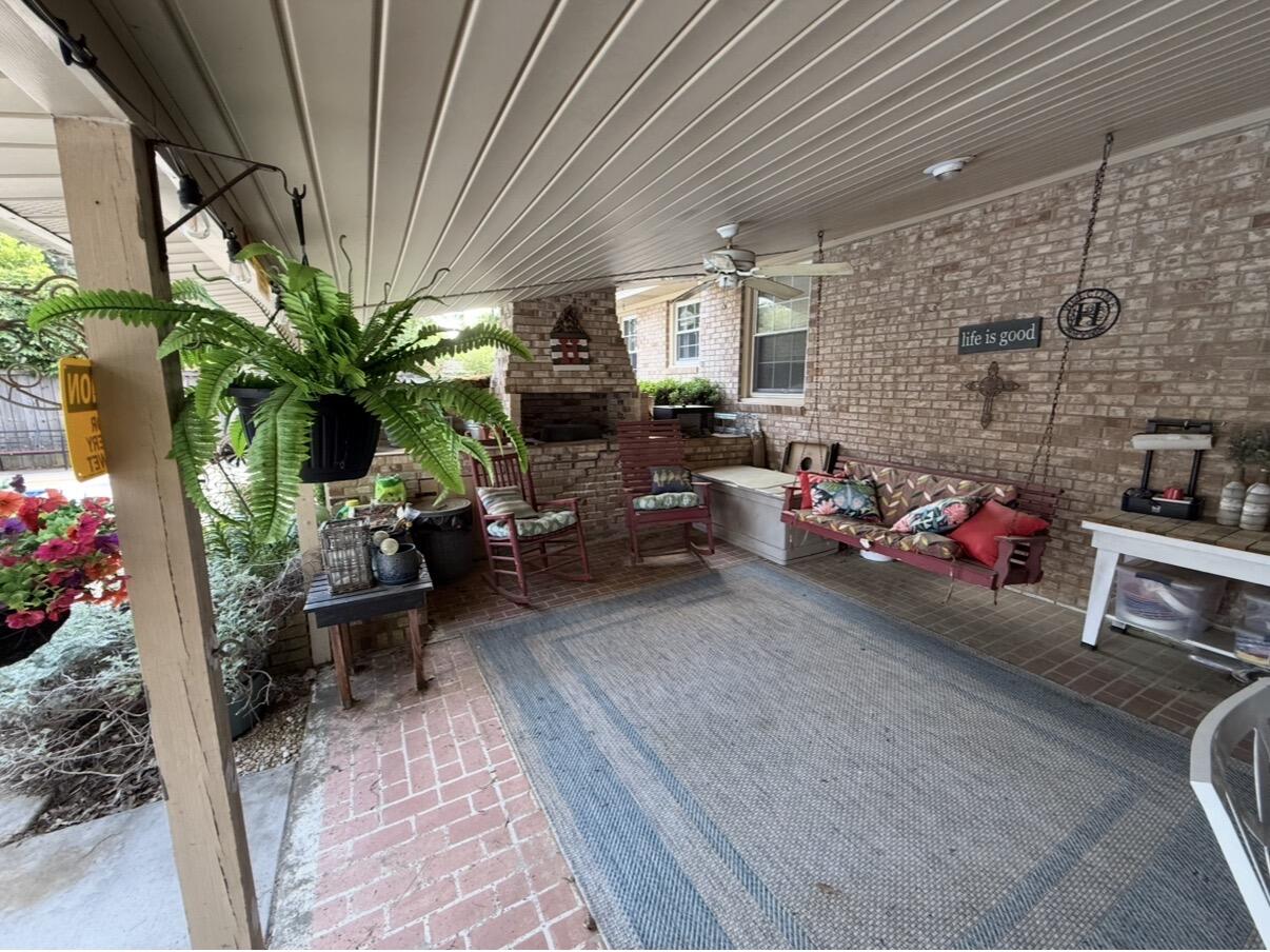931 Wisteria Way