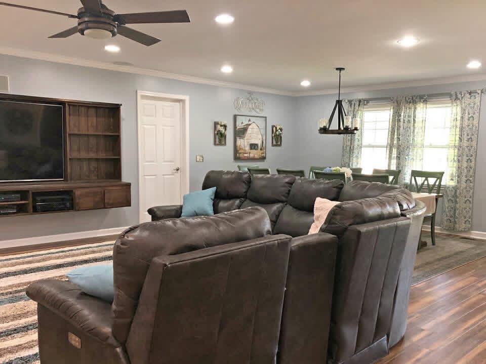 931 Wisteria Way