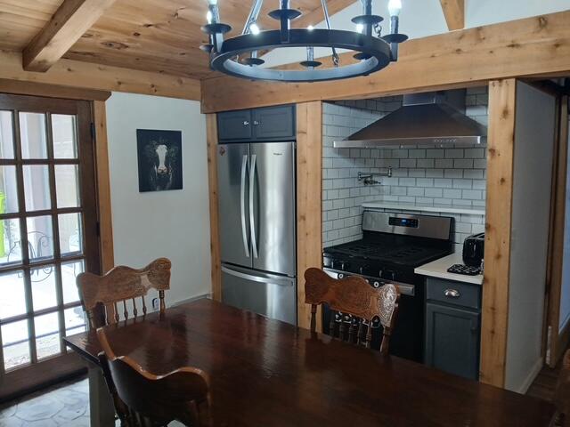 112 Meadow Lane