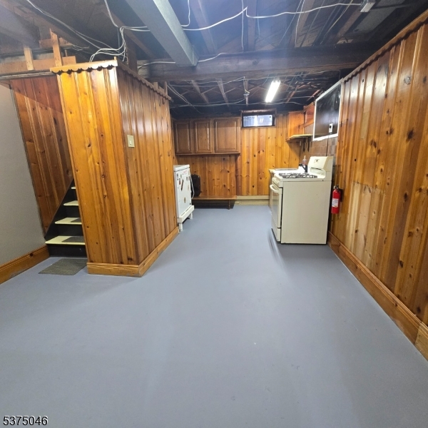 61 Hobart St
