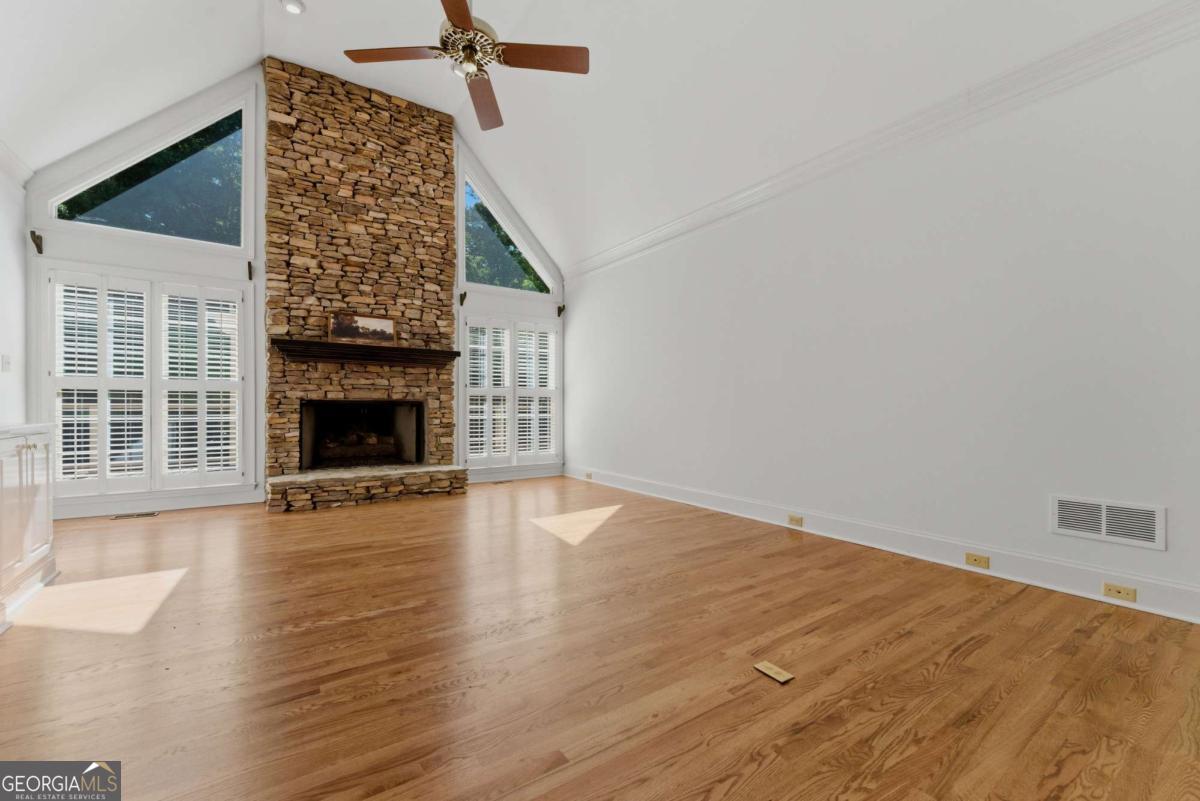 1911 Leonidas Trail NW