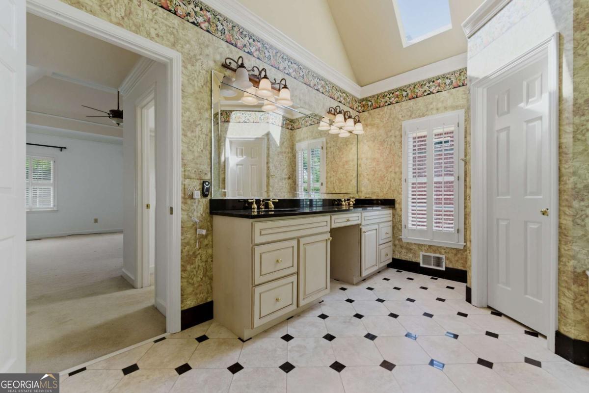 1911 Leonidas Trail NW