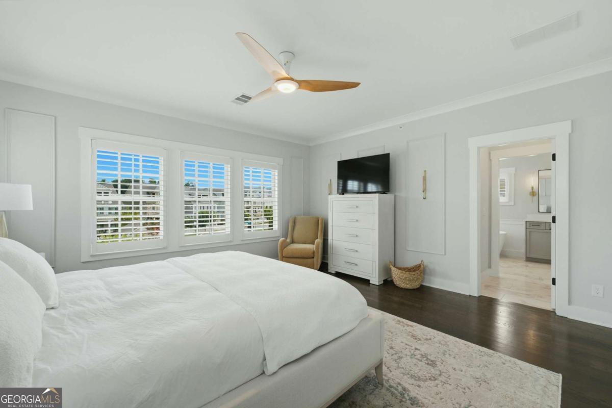 559 S Club Drive