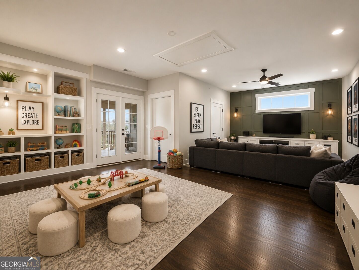 559 S Club Drive