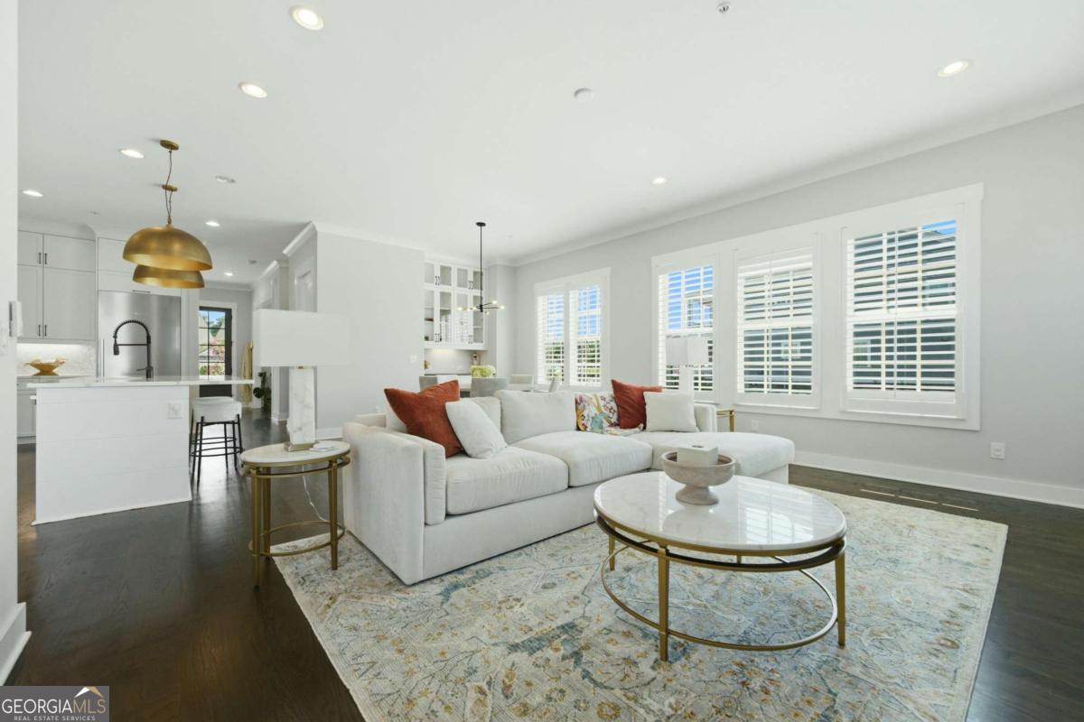 559 S Club Drive