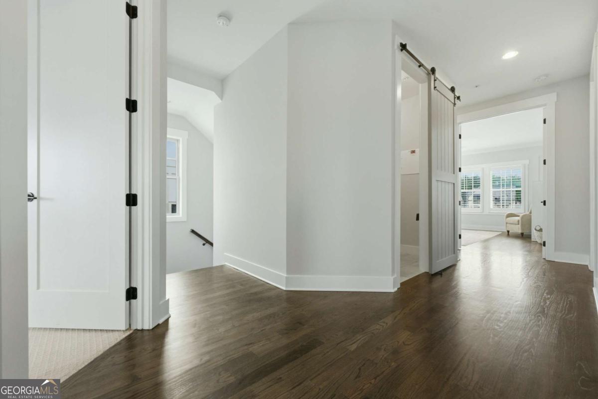 559 S Club Drive