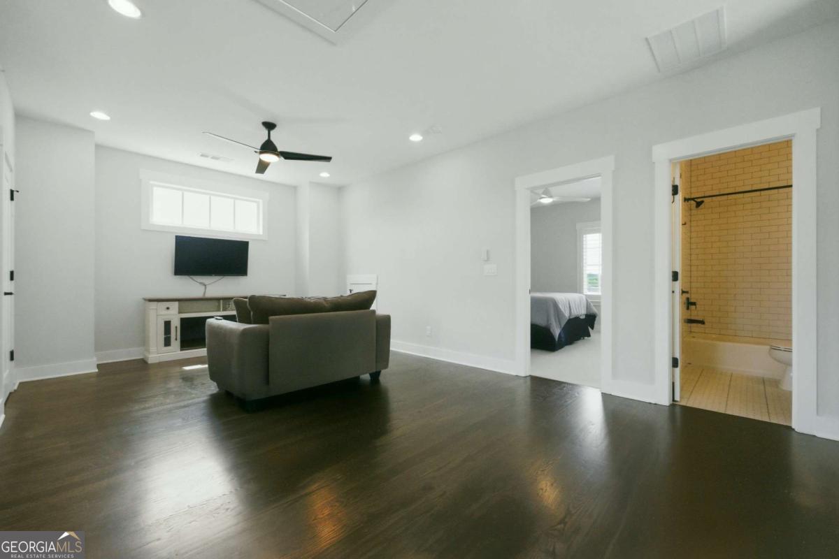 559 S Club Drive