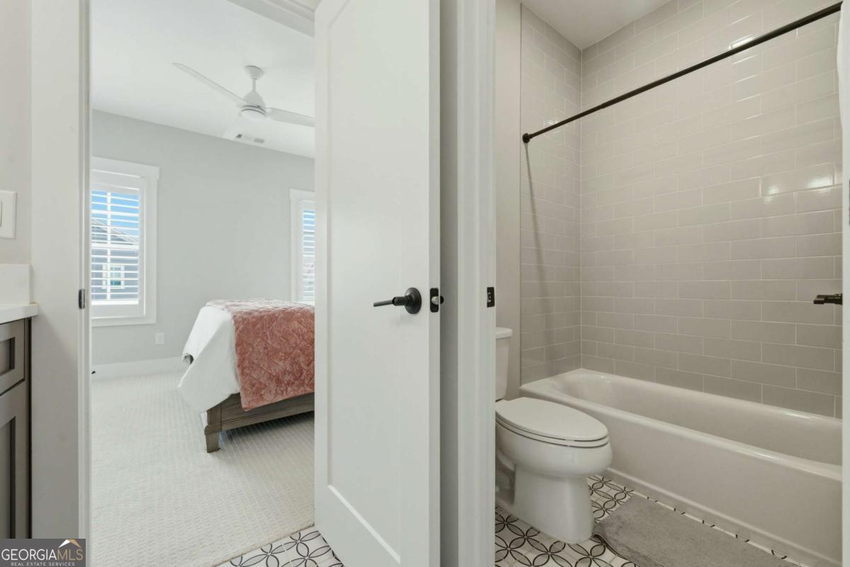 559 S Club Drive
