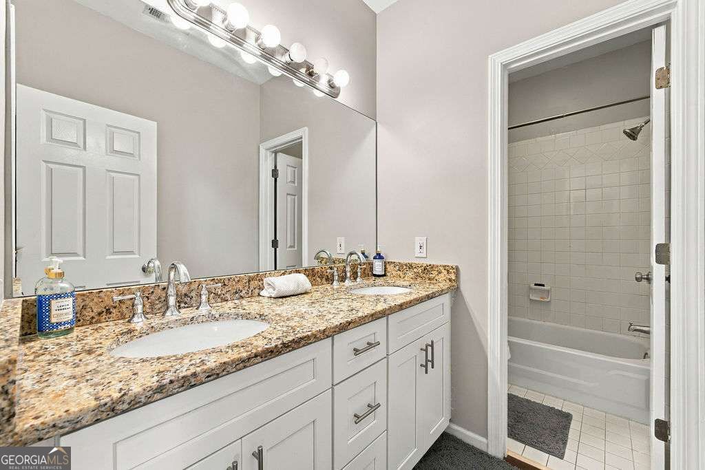 1028 Legacy Walk
