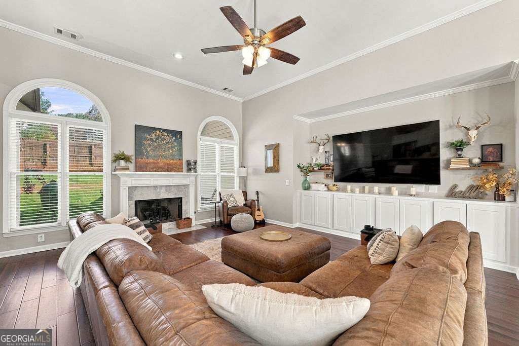 1028 Legacy Walk