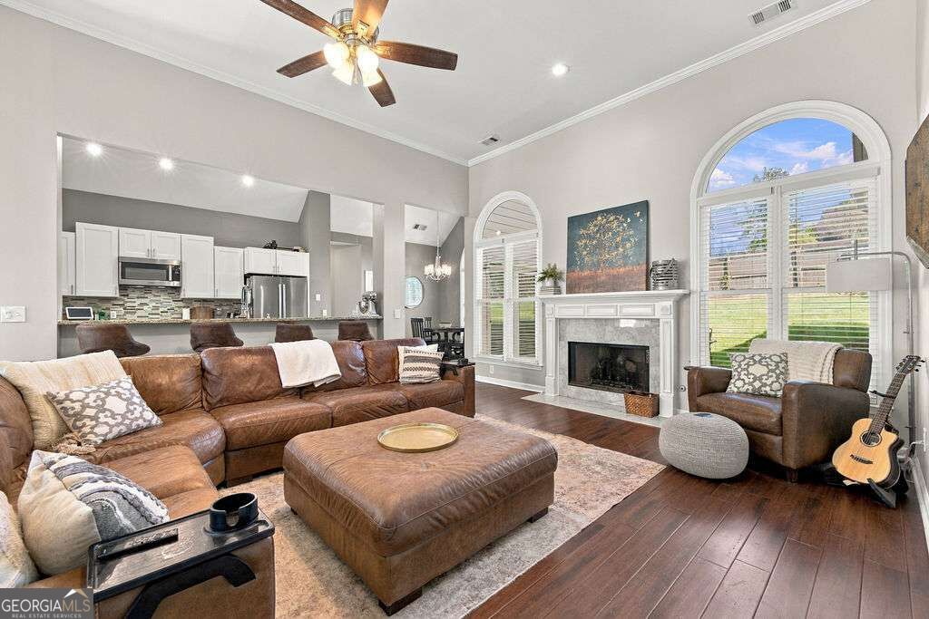 1028 Legacy Walk