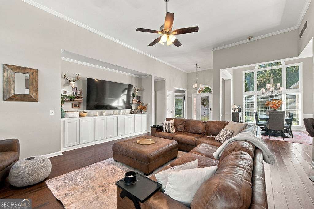 1028 Legacy Walk