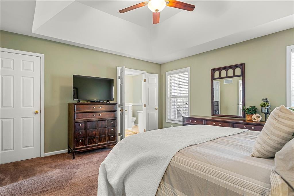 1045 Queensbury Run
