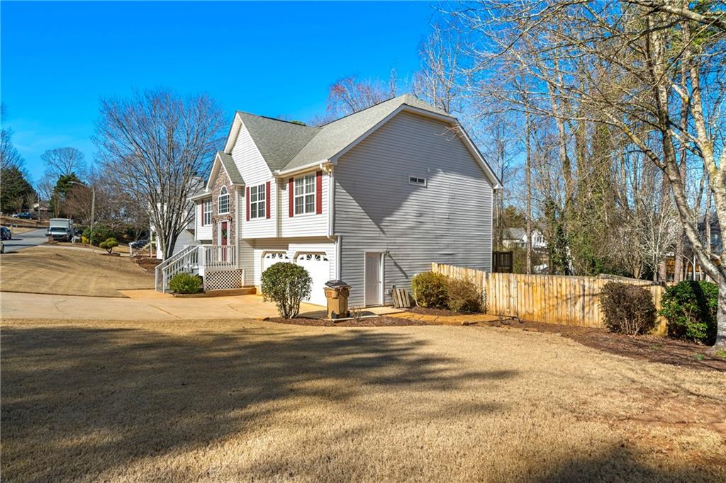 1045 Queensbury Run