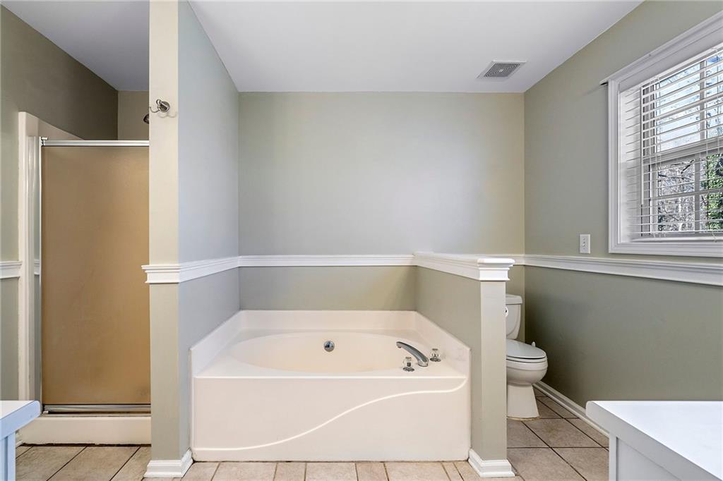 1045 Queensbury Run