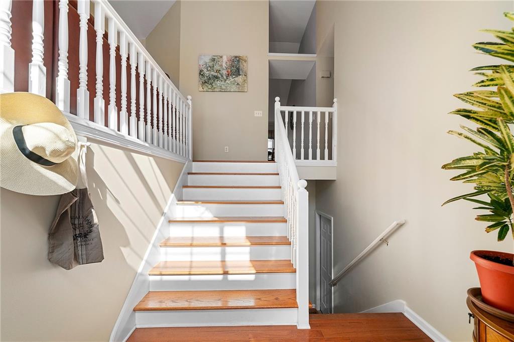 1045 Queensbury Run