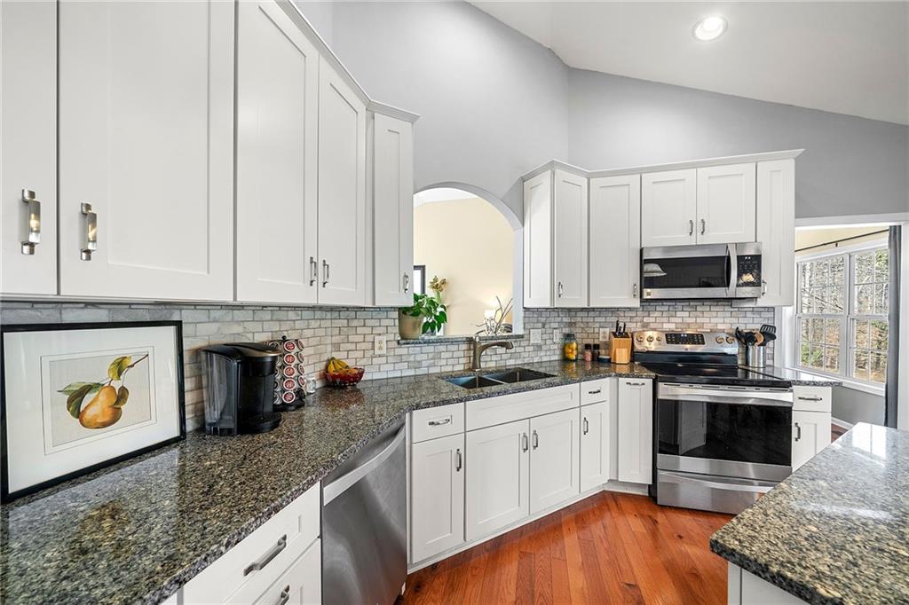 1045 Queensbury Run