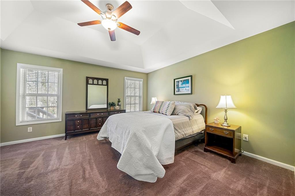 1045 Queensbury Run