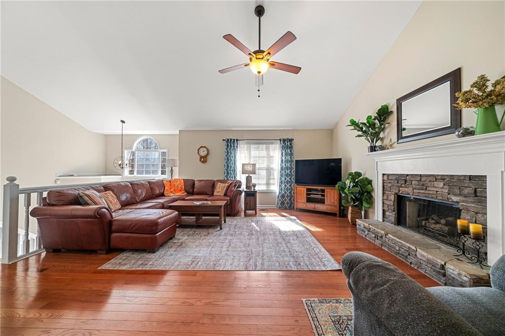 1045 Queensbury Run