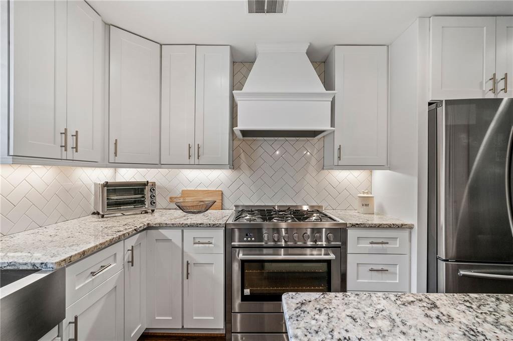 210 W Spalding Drive