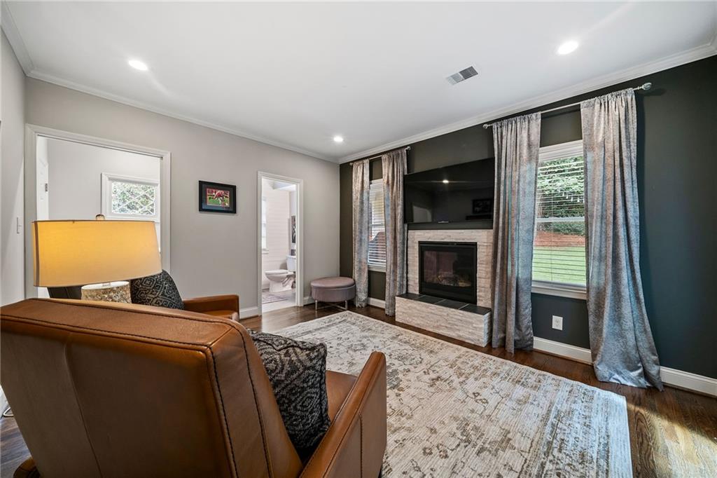 210 W Spalding Drive