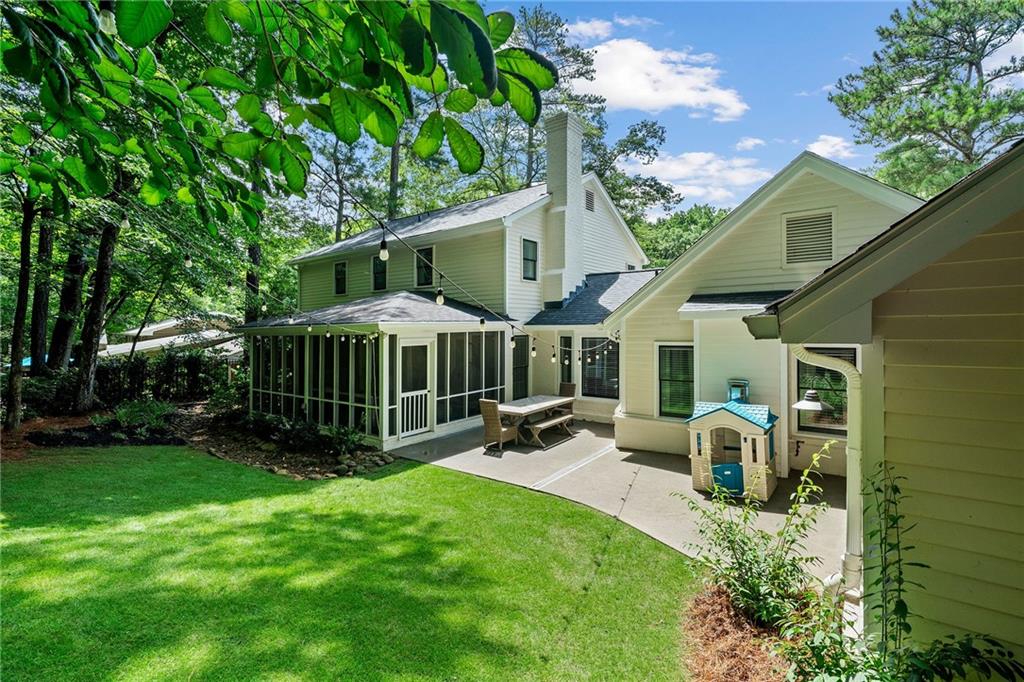 210 W Spalding Drive